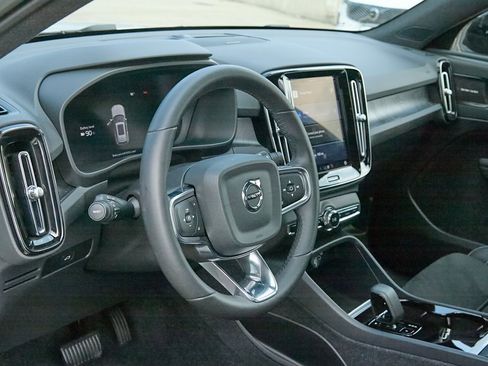 Certified 2023 Volvo XC40 Recharge Ultimate w/ Protection Package Premier image 13