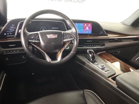 Used 2023 Cadillac Escalade Premium Luxury image 2