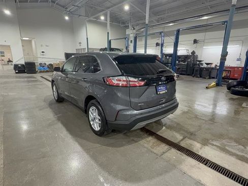 Certified 2022 Ford Edge SEL w/ Convenience Package image 3