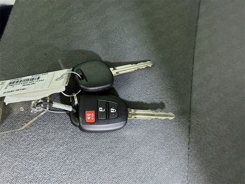 Certified 2020 Toyota Tacoma SR image 32