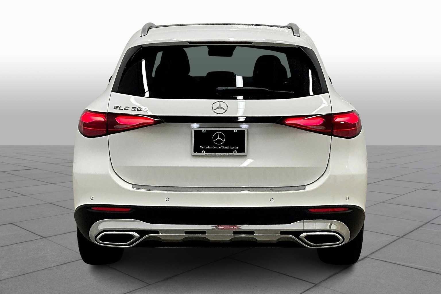 Used 2026 Mercedes-Benz GLC 300 image 4