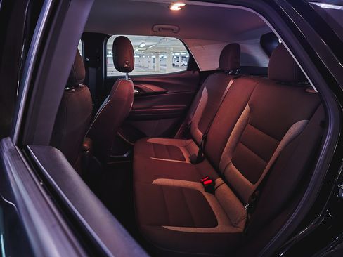 Used 2021 Chevrolet TrailBlazer LS w/ LPO, Blackout Package FWD image 21