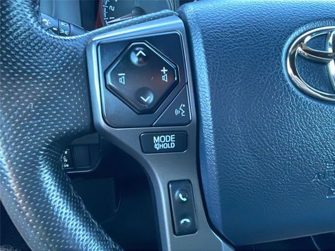 Used 2020 Toyota Tacoma TRD Sport image 22