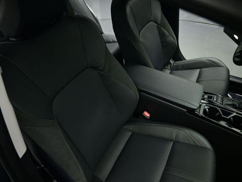 Used 2025 Toyota Camry XLE image 24