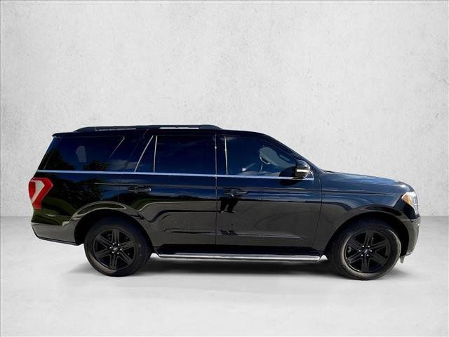 Used 2018 Ford Expedition XLT w/ Equipment Group 202A RWD image 3