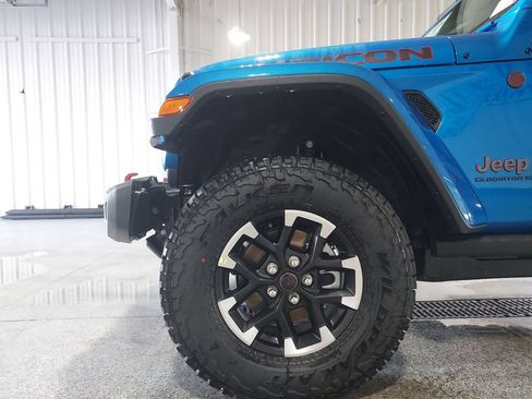New 2026 Jeep Gladiator Rubicon w/ Steel Power Dome Hood Package AWD/4WD image 16
