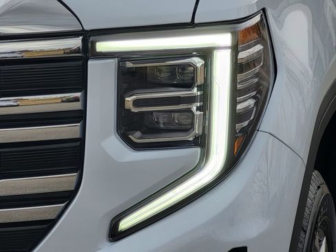 New 2026 GMC Sierra 1500 SLT w/ SLT Premium Package image 38