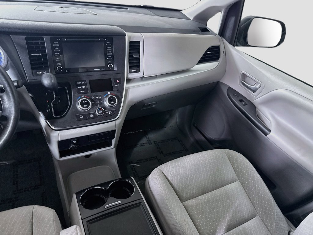 Certified 2019 Toyota Sienna LE AWD/4WD image 26