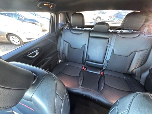 Used 2025 Jeep Compass Trailhawk image 38