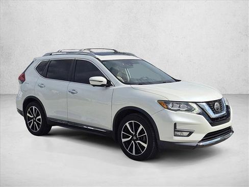 Used 2019 Nissan Rogue SL w/ Premium Package FWD image 3