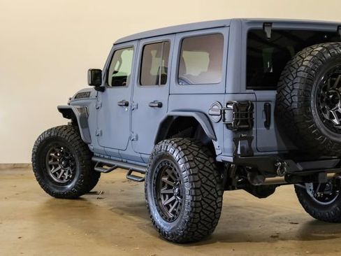 Used 2025 Jeep Wrangler Unlimited Rubicon w/ Technology Group image 15