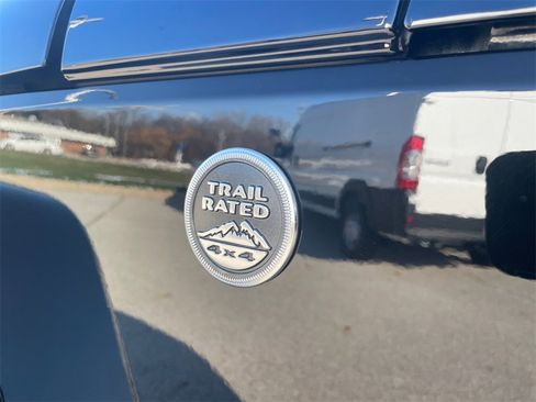 Used 2012 Jeep Wrangler Unlimited Sahara image 39