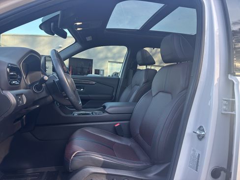 Used 2025 Honda Pilot Black Edition image 13