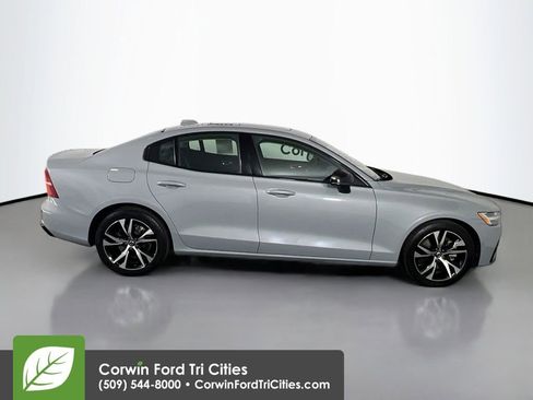 Used 2024 Volvo S60 B5 Core FWD image 19