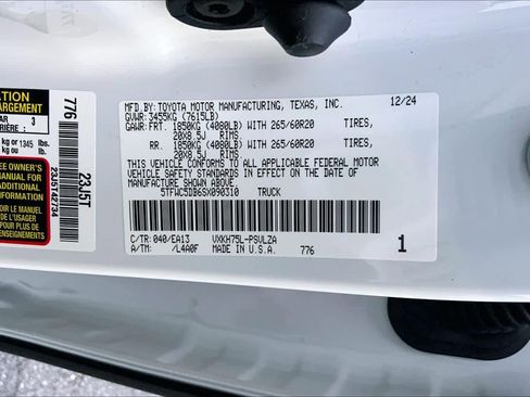 Used 2025 Toyota Tundra Limited image 30