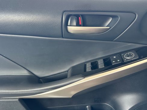 Used 2018 Lexus IS 300 w/ Accessory Package RWD image 11