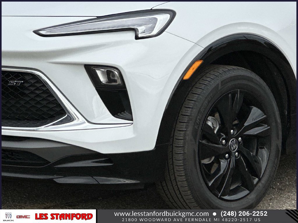 Certified 2025 Buick Encore GX Sport Touring FWD image 9
