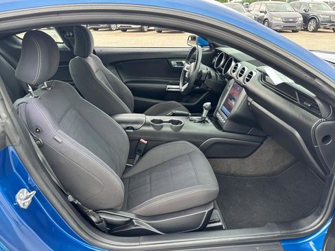 Used 2018 Ford Mustang Coupe RWD image 19