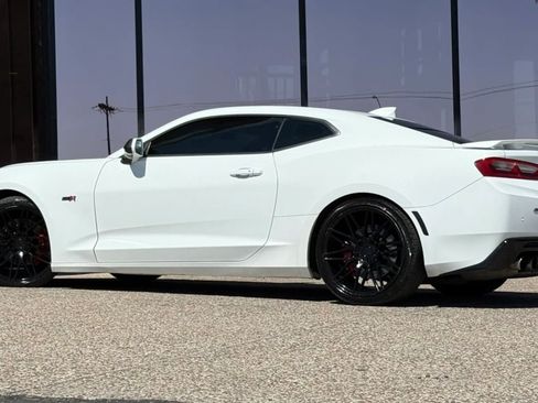 Used 2016 Chevrolet Camaro SS RWD image 6