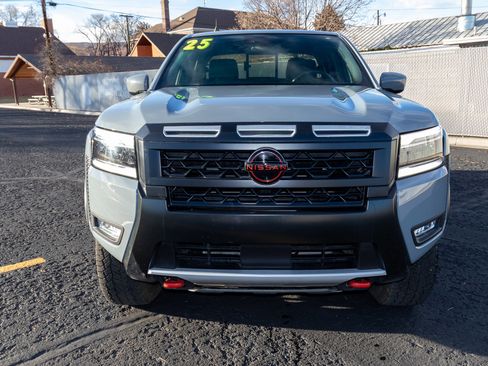 Used 2025 Nissan Frontier PRO-4X image 4