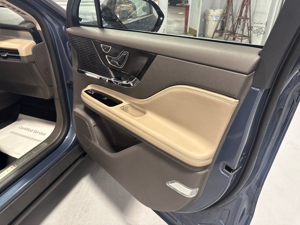 Used 2022 Lincoln Corsair FWD image 35