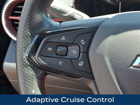 Used 2024 Chevrolet Trax RS w/ Sunroof Package FWD image 7