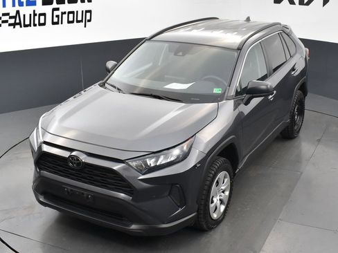 Used 2019 Toyota RAV4 LE image 9
