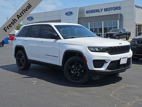 Used 2023 Jeep Grand Cherokee Altitude AWD/4WD image 1