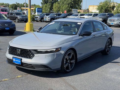 Certified 2025 Honda Accord Sport image 4