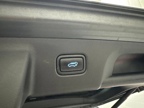 Used 2022 Hyundai Palisade SEL w/ 8P Bench Seat Package AWD/4WD image 10