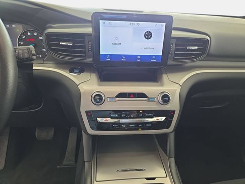 Used 2023 Ford Explorer XLT AWD/4WD image 21