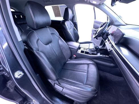 Used 2024 Kia Sorento S FWD image 37