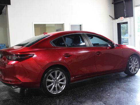 Used 2019 MAZDA MAZDA3 Sedan w/ Preferred Package FWD image 3