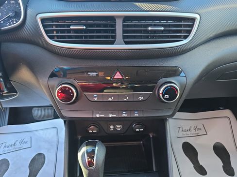 Used 2019 Hyundai Tucson SE image 27