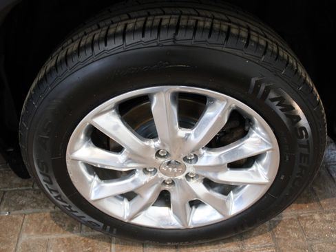 Used 2017 Jeep Cherokee Limited w/ Trailer Tow Group image 5