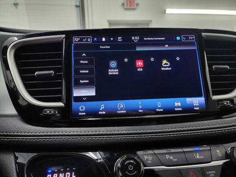 Used 2024 Chrysler Pacifica Limited image 66