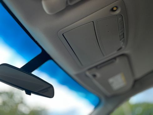 Used 2018 Nissan Pathfinder S image 32