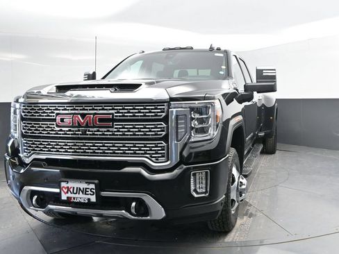 Used 2022 GMC Sierra 3500 Denali w/ Denali Ultimate Package AWD/4WD image 3