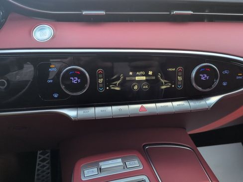 Used 2023 Genesis GV70 3.5T Sport w/ Sport Prestige Package image 33