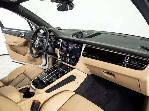 New 2026 Porsche Macan AWD/4WD image 25