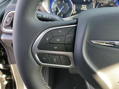 New 2026 Chrysler Pacifica Select image 13