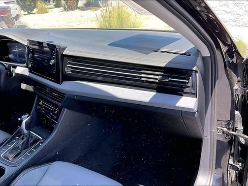 Used 2025 Volkswagen Jetta SE FWD image 16