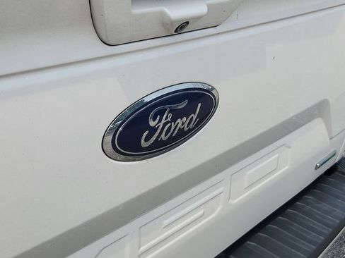Used 2018 Ford F150 Lariat w/ Equipment Group 502A Luxury AWD/4WD image 4