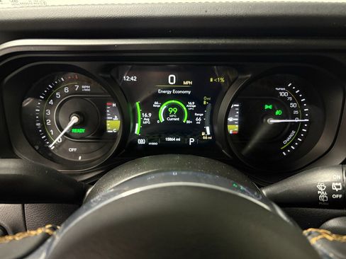 Used 2024 Jeep Wrangler Unlimited Sahara AWD/4WD image 20