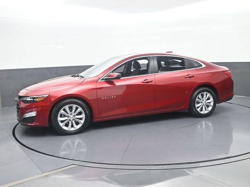 Used 2025 Chevrolet Malibu LT FWD image 2