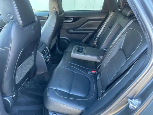 Used 2019 Jaguar F-PACE S image 18