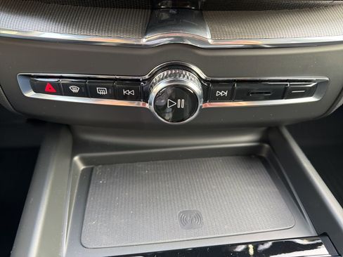 New 2026 Volvo XC60 B5 Ultra w/ Climate Package image 28