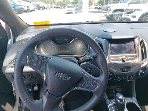 Used 2019 Chevrolet Cruze LT w/ Convenience Package FWD image 15