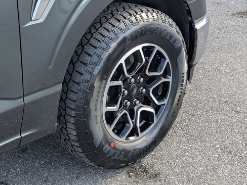 Used 2021 Ford F150 XLT image 12