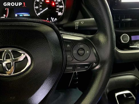 Used 2025 Toyota Corolla LE FWD image 25